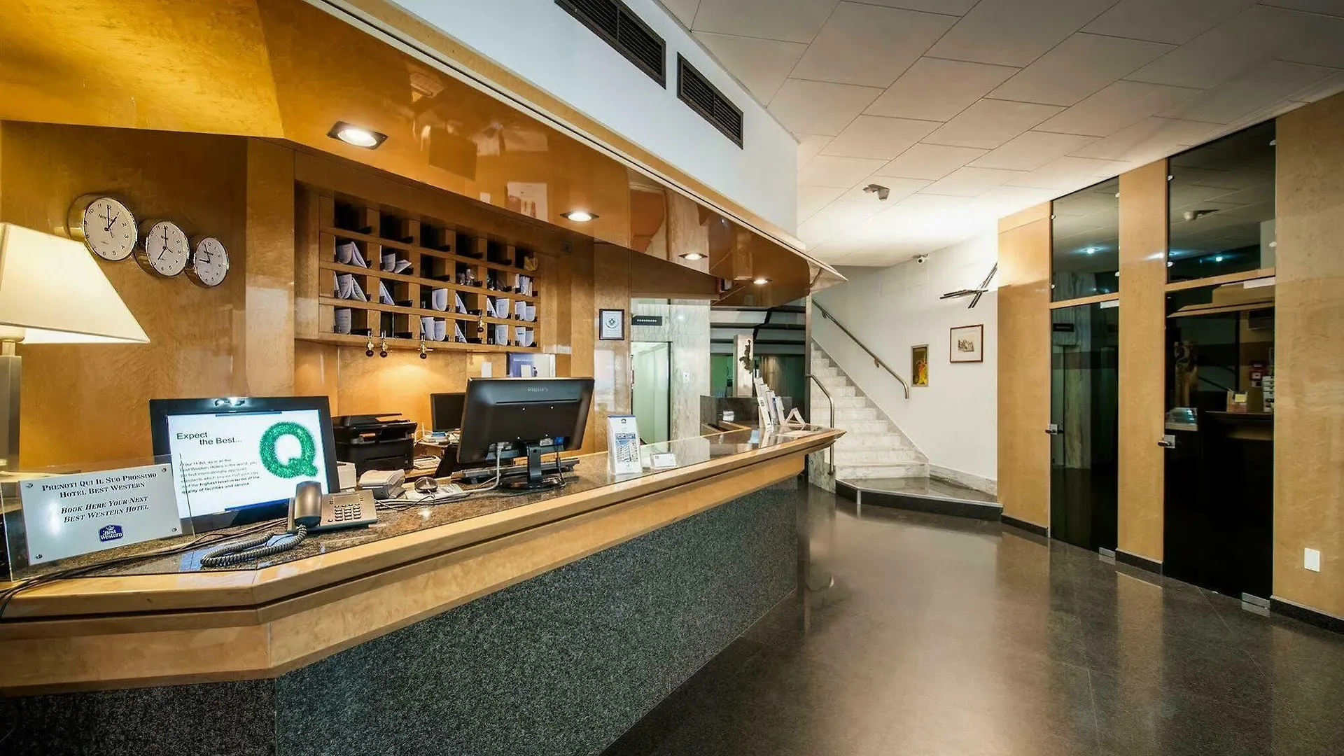 ***  Executive Business Hotel Bari İtalya